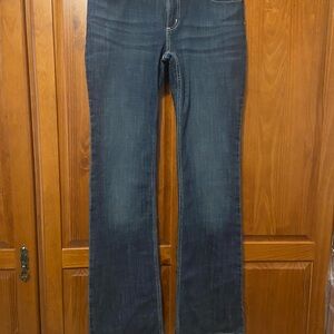 Women's Blue Jeans‎
